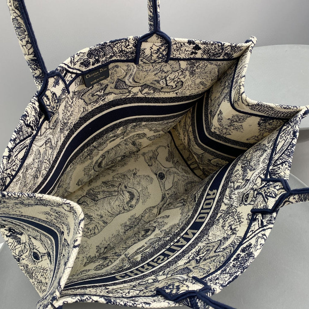 Dior Book Tote Large Blue Toile de Jouy Embroider - 42 x 35 x 18.5 cm